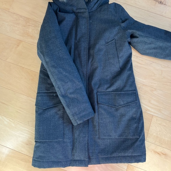 Aritzia Community Parka with removable faux fur hood - Picture 2 of 12